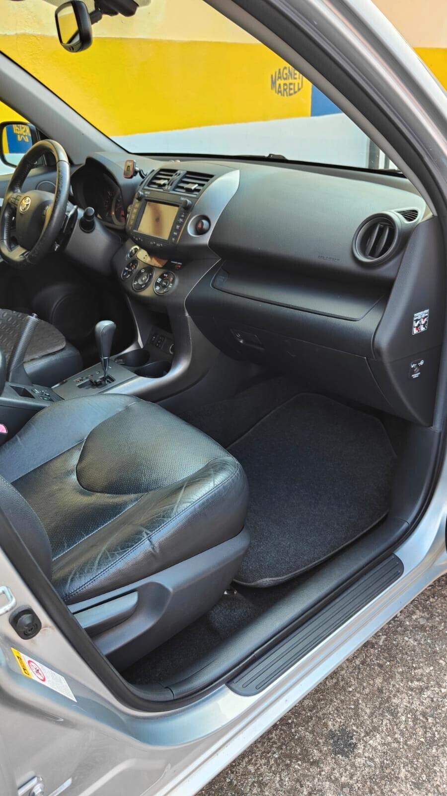 Toyota RAV 4 RAV4 Crossover 2.2 D-4D 150 CV DPF Exclusive