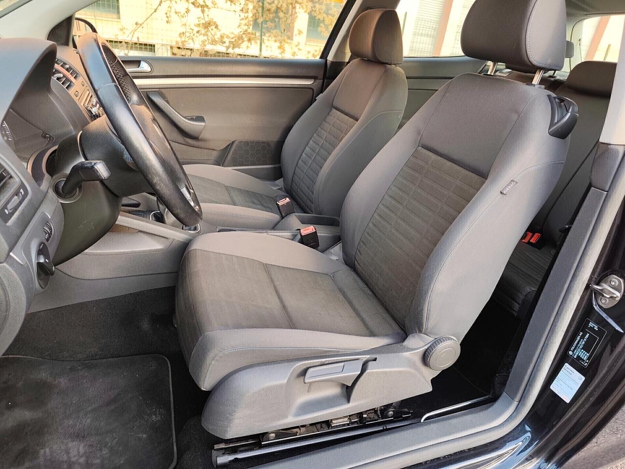 Volkswagen Golf 5 1.6 Benz 1 proprietario