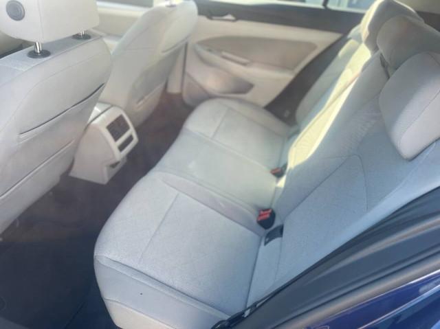 Volkswagen Golf 1.0 etsi 110cv dsg Luci amb PDC Vetri Scuri