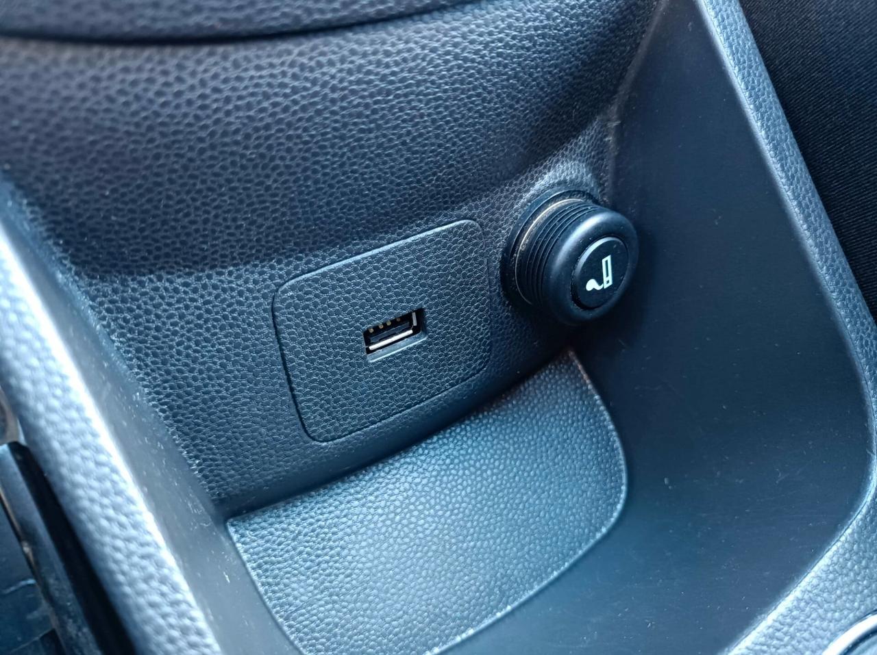 Ford Fiesta 1.5 TDCi 75CV 5 porte Titanium