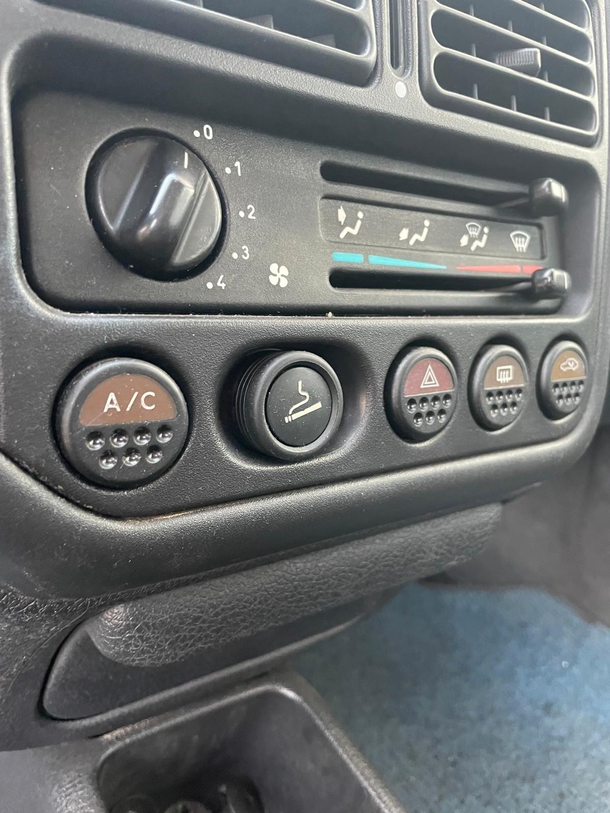 Peugeot 106 1.4i cat 3 porte XR