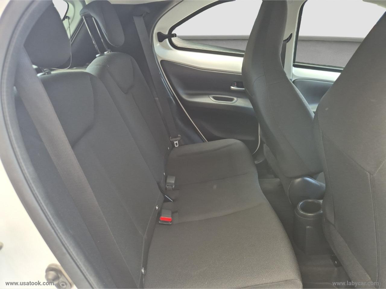 TOYOTA Aygo X 1.0 VVT-i 72 CV 5p. Active TUA A 14.950 € CON USATOOK PLUS