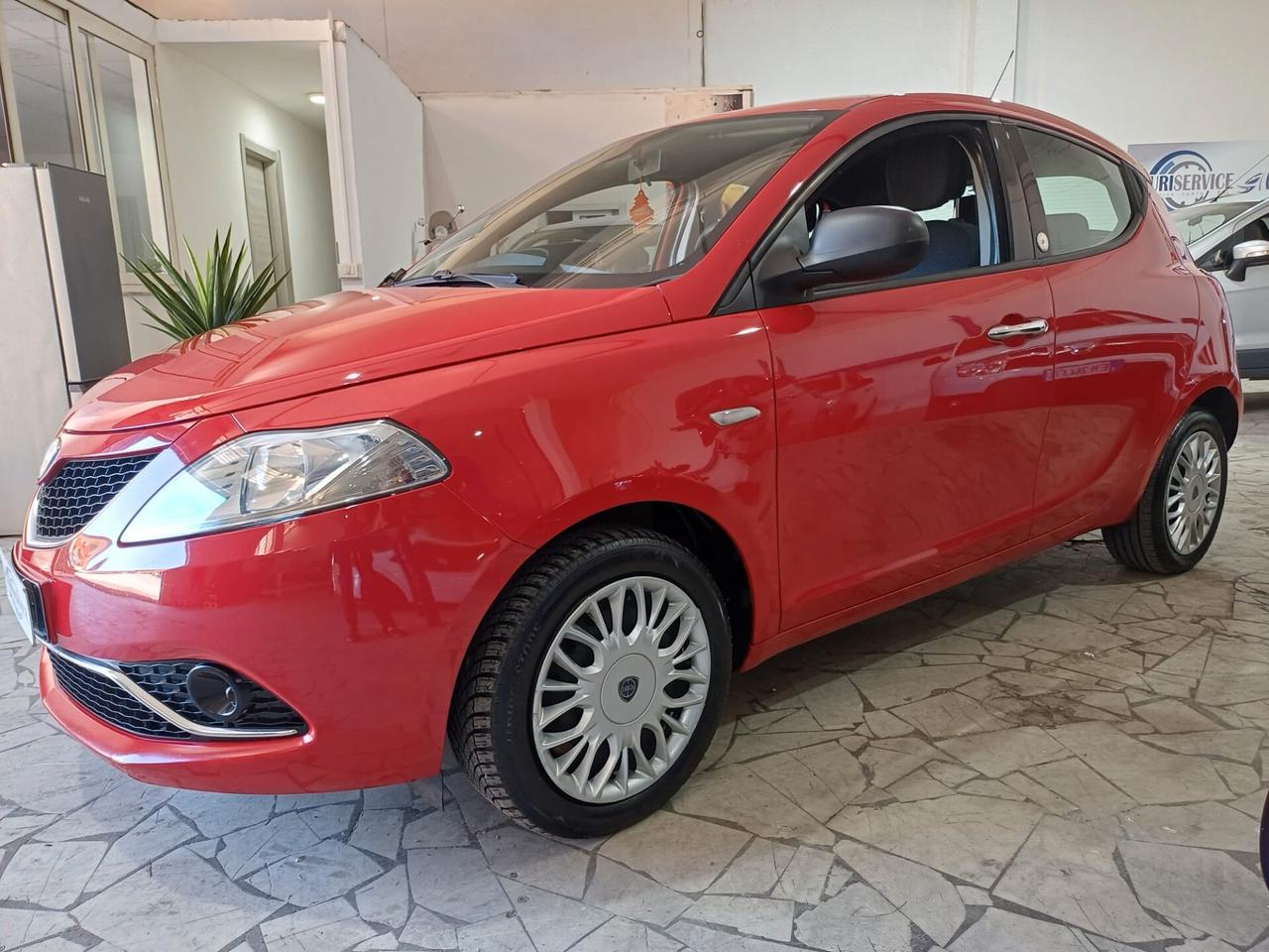 Lancia Ypsilon GPL DI SERIE Fiammante - 2018