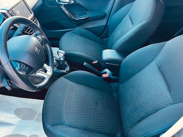 PEUGEOT 208 1.2 BENZINA/GPL 82 CV VERSIONE SIGNATURE