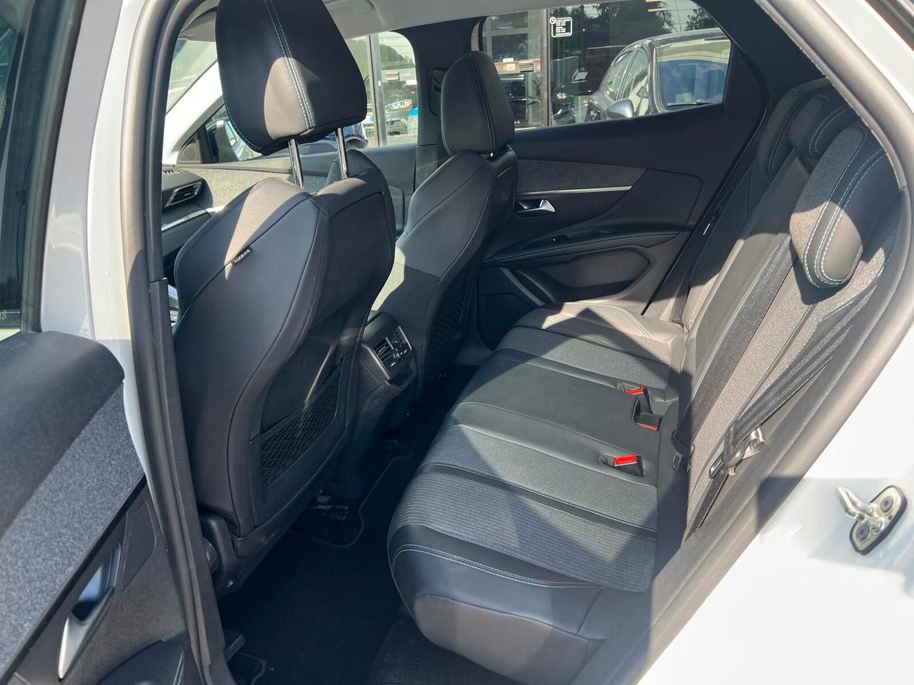 Peugeot 3008 BlueHDi 130 S&S EAT8 Allure *AUTOCARRO N-1*