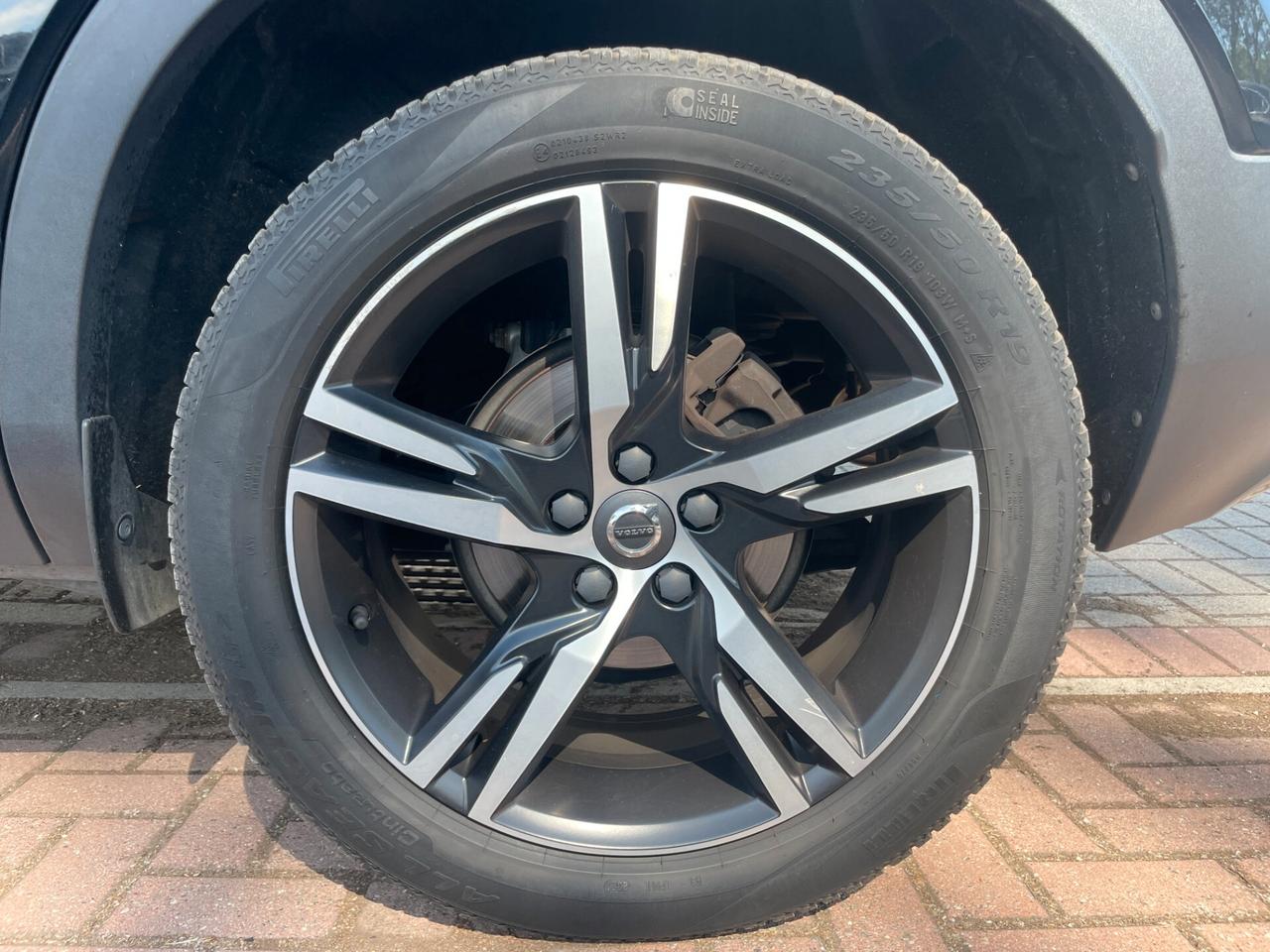 Volvo XC40 D3 R-design