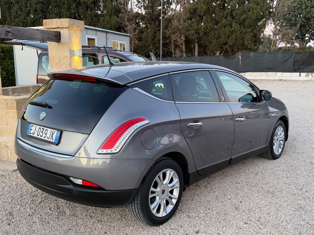 Lancia Delta 1.6 MJT DPF 105 CV Gold