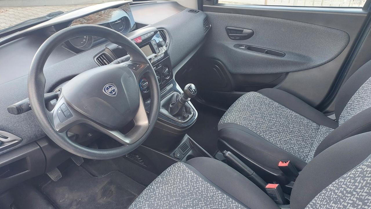 Lancia Ypsilon 1.2 69 CV 5 porte Elefantino Blu