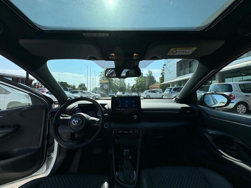 Toyota Yaris Hybrid Lounge MY22