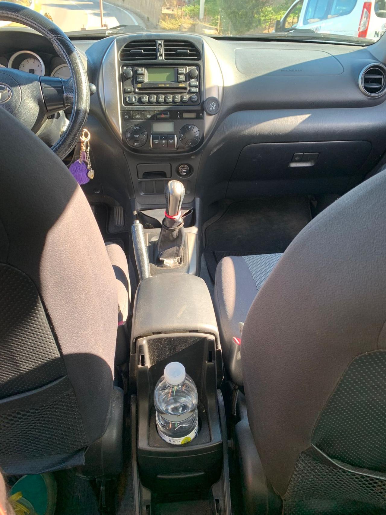 Toyota RAV 4 RAV4 2.0 Tdi D-4D cat 3 porte Sol