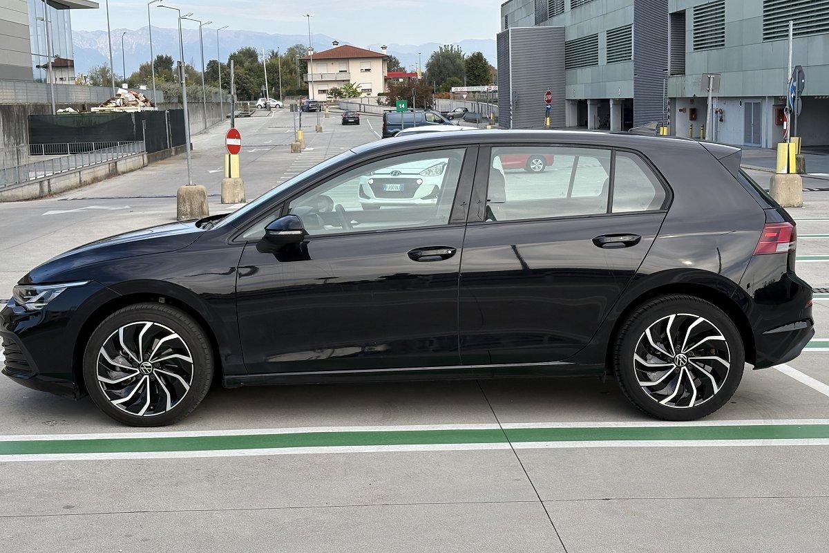 VOLKSWAGEN Golf 1.0 eTSI EVO DSG Life