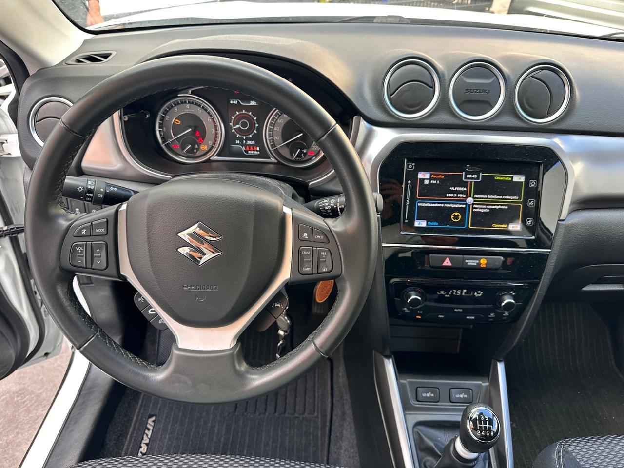 Suzuki Vitara 1.4 Hybrid Top