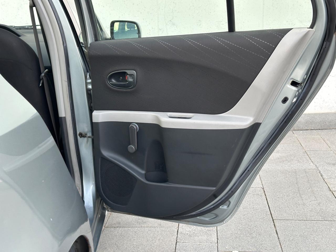 Toyota Yaris 1.0 5 porte Sol