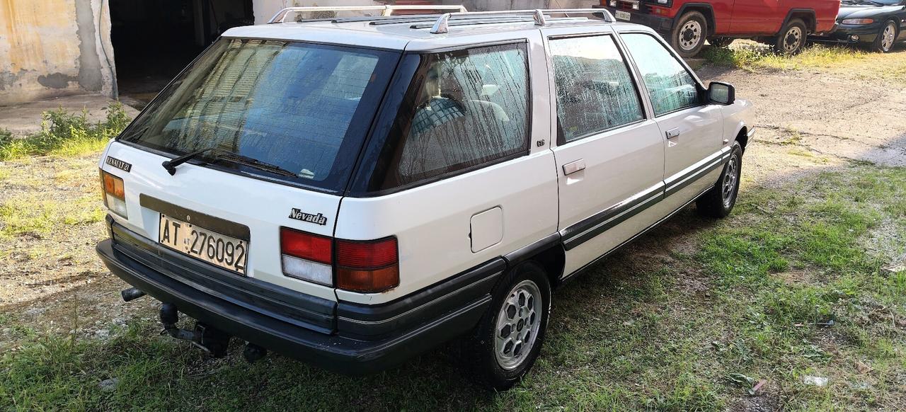 Renault R 21 Nevada 1.7 GTS e Gancio traino