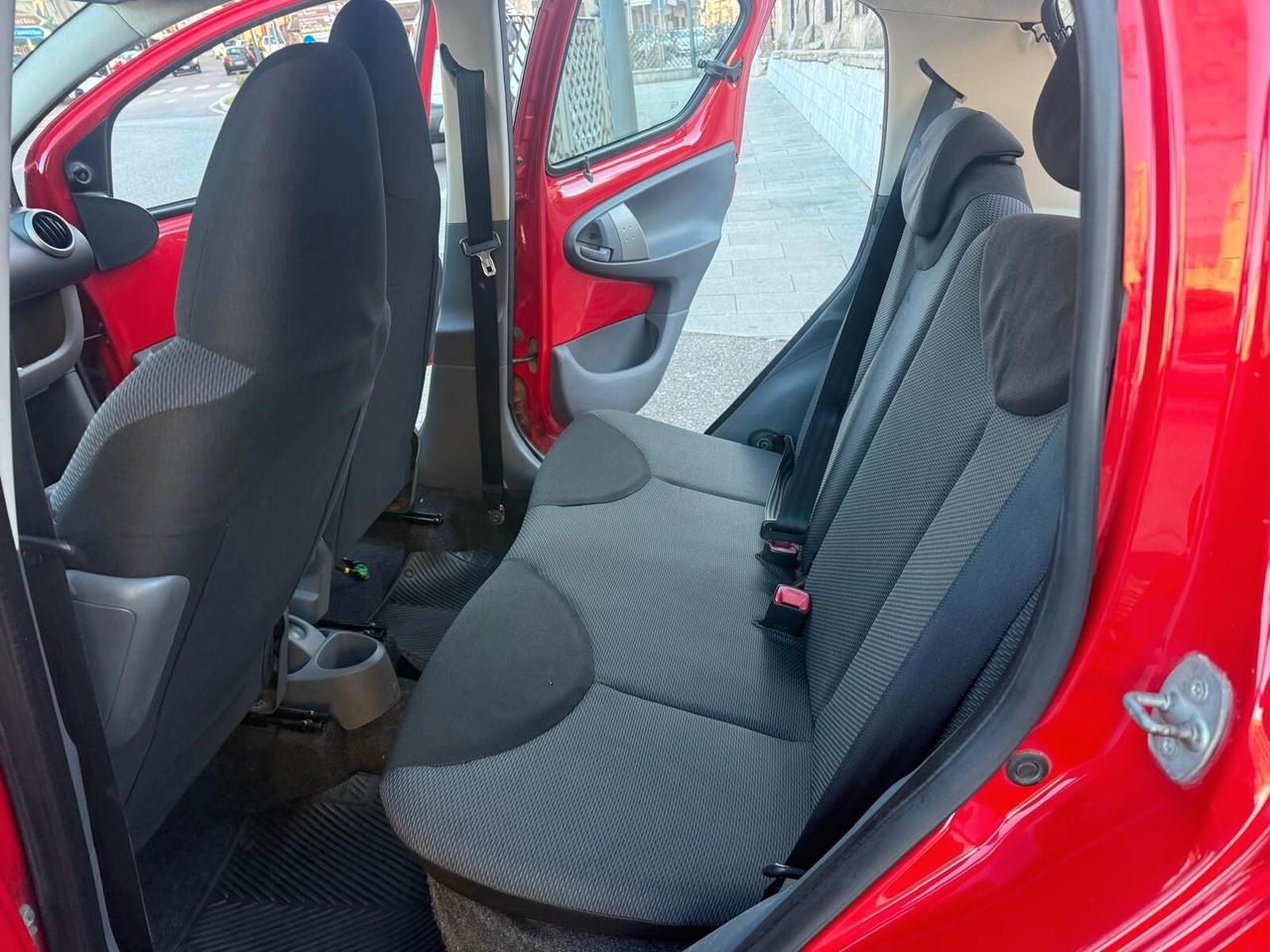 Toyota Aygo 1.0 12V VVT-i 5 porte Sol