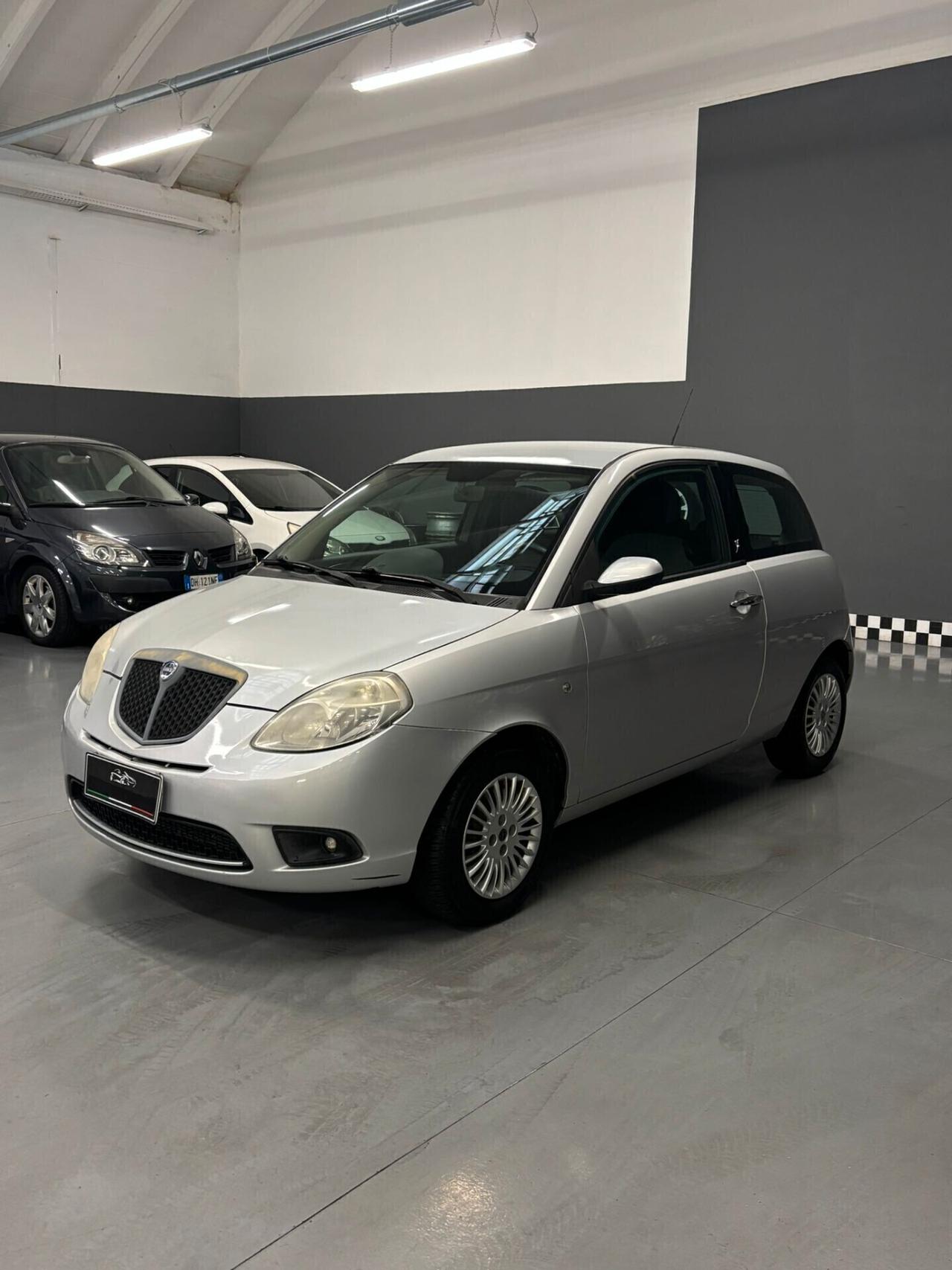 Lancia Ypsilon 1.2 Platino