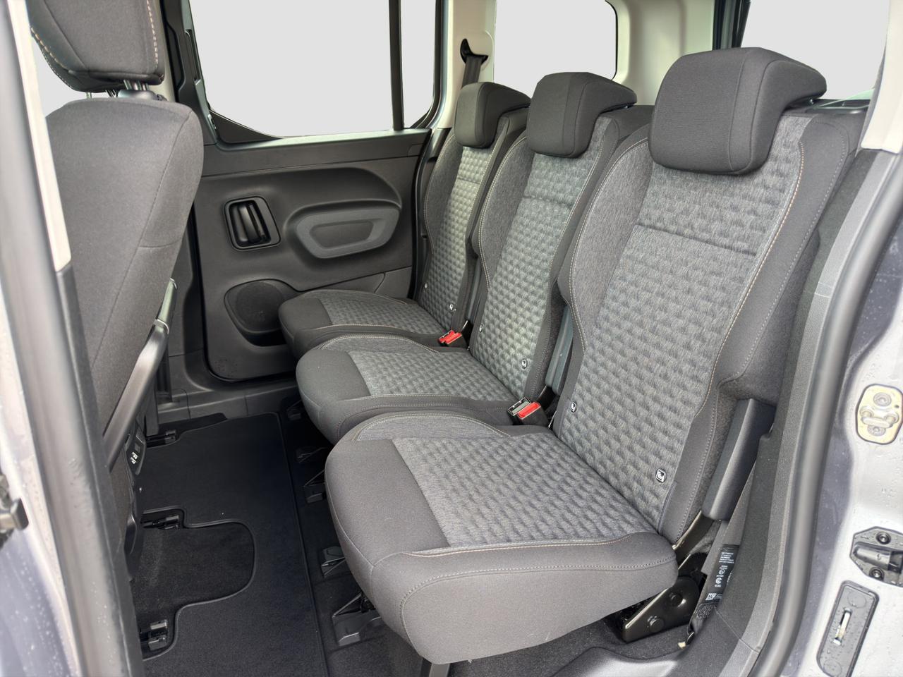 PEUGEOT Rifter BlueHDi 130 S&S EAT8 GT Standard