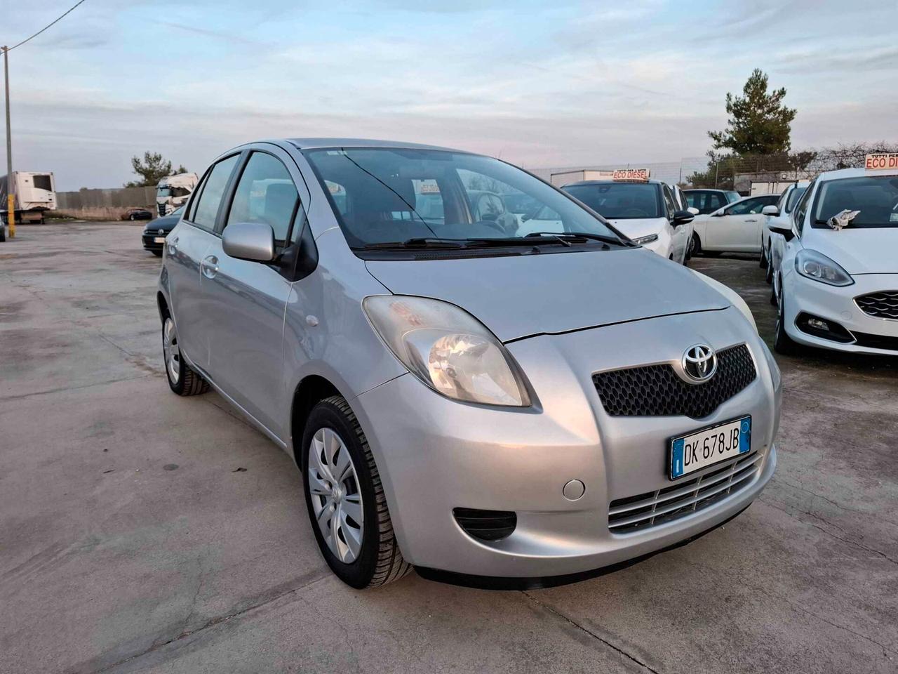 TOYOTA YARIS 1.0 BENZINA 5 PORTE - 2007