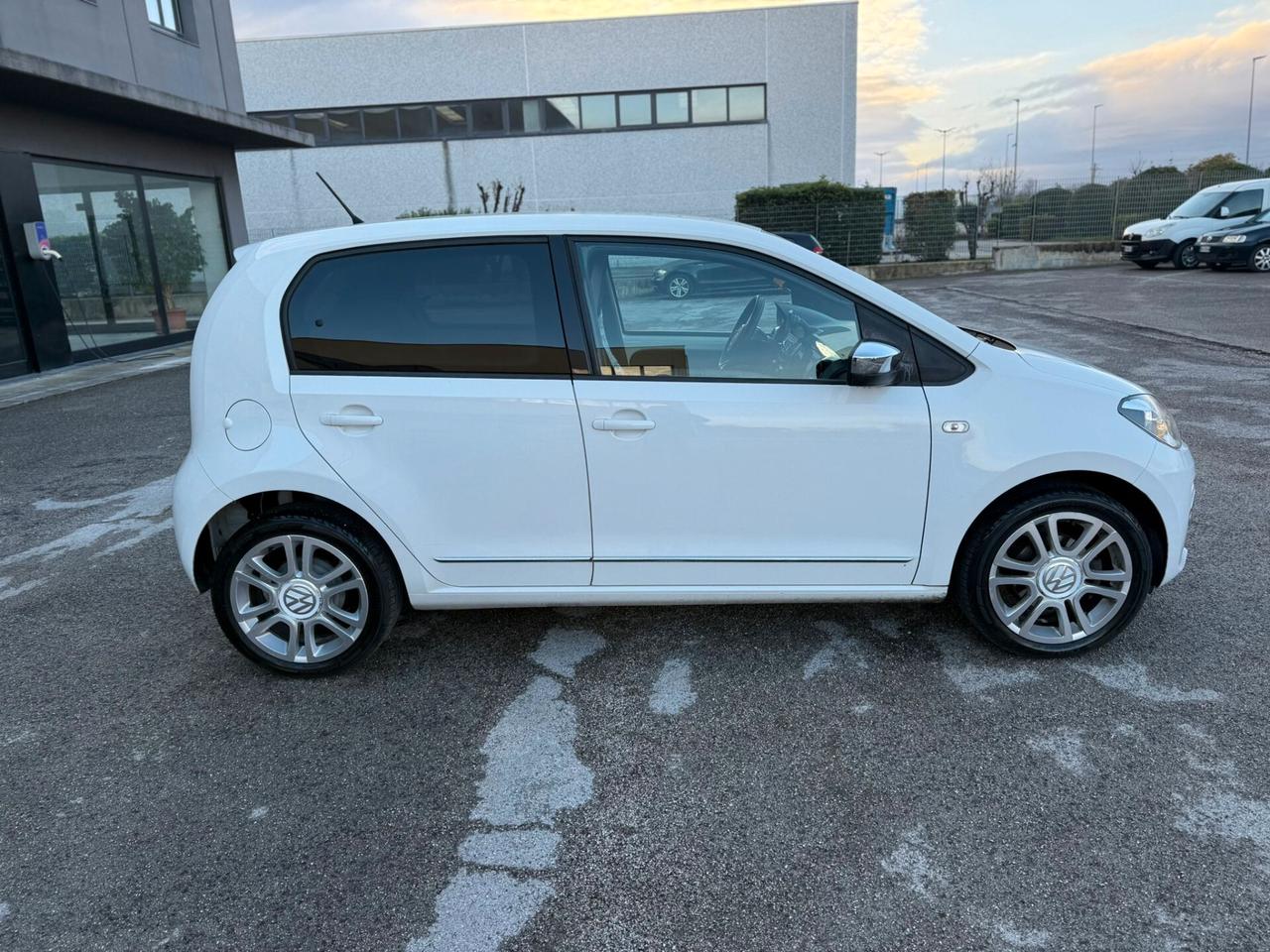VW UP! 1.0 METANO 2016 12 MESI DI GARANZIA