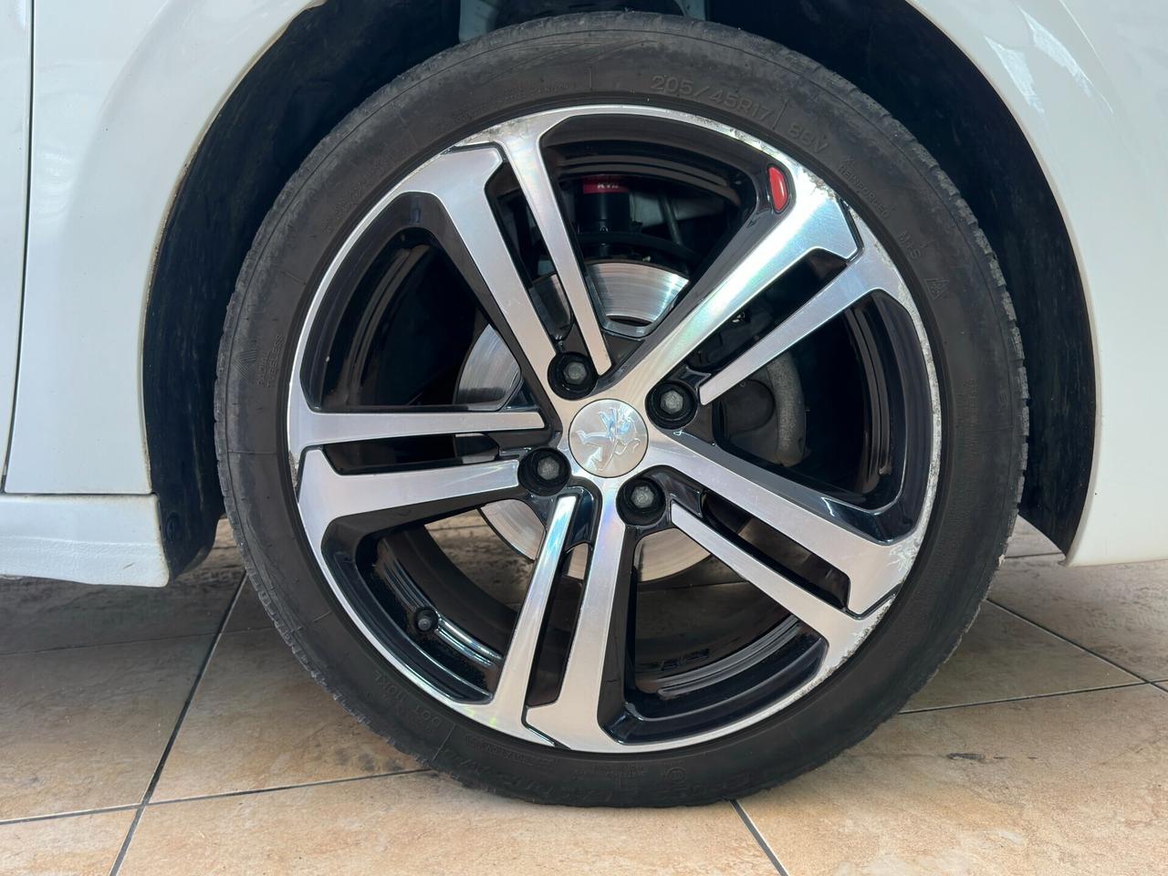 Peugeot 208 BlueHDi 100 cv GT Line