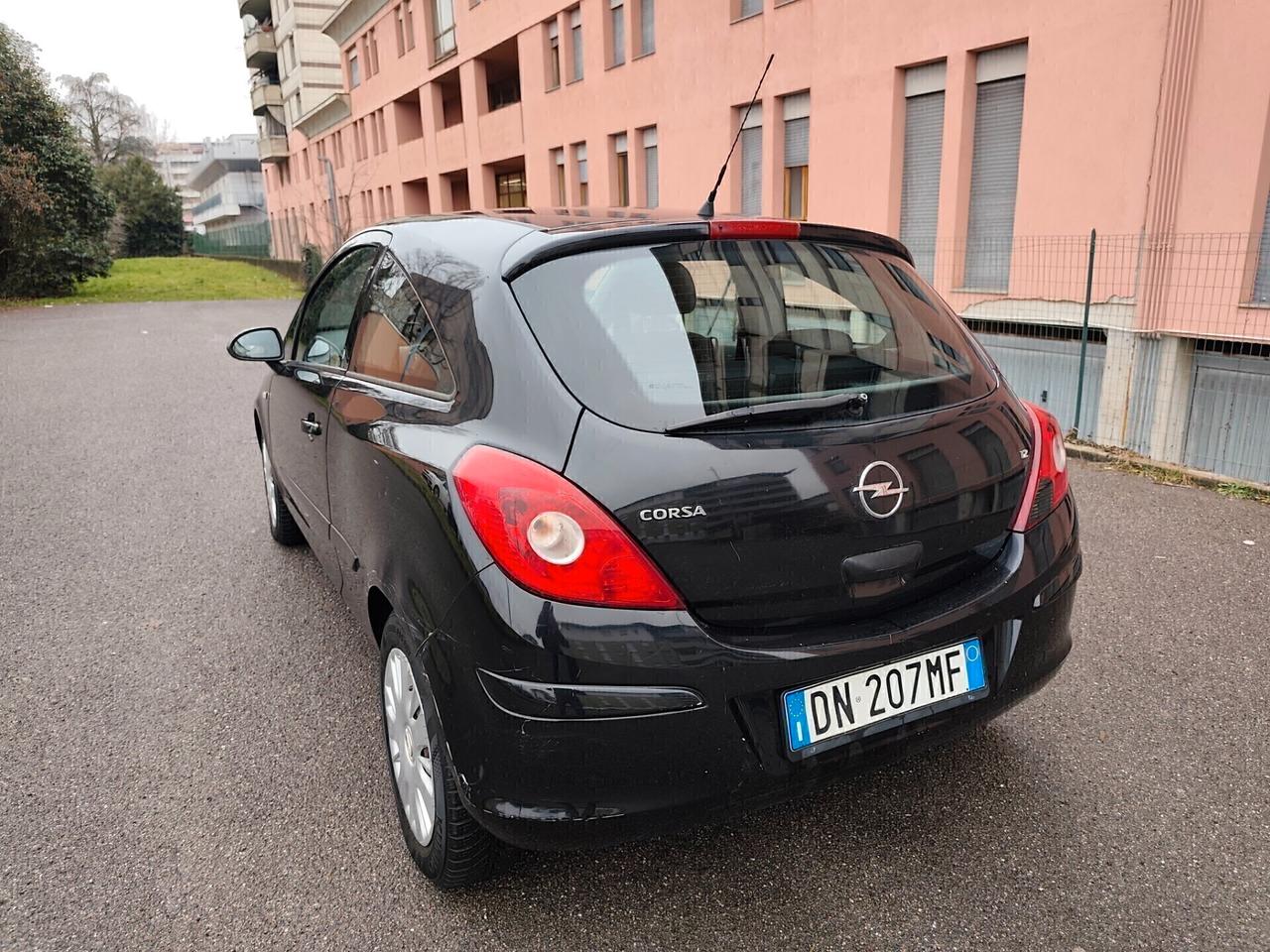 Opel Corsa 1.2 Benz euro 4 Sport neopatentati