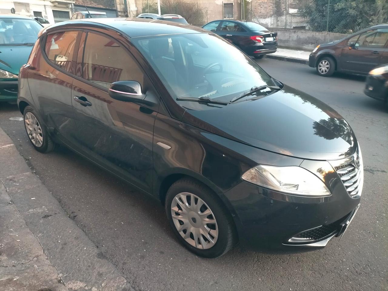 Lancia Ypsilon 1.2 69 CV 5 porte Gold