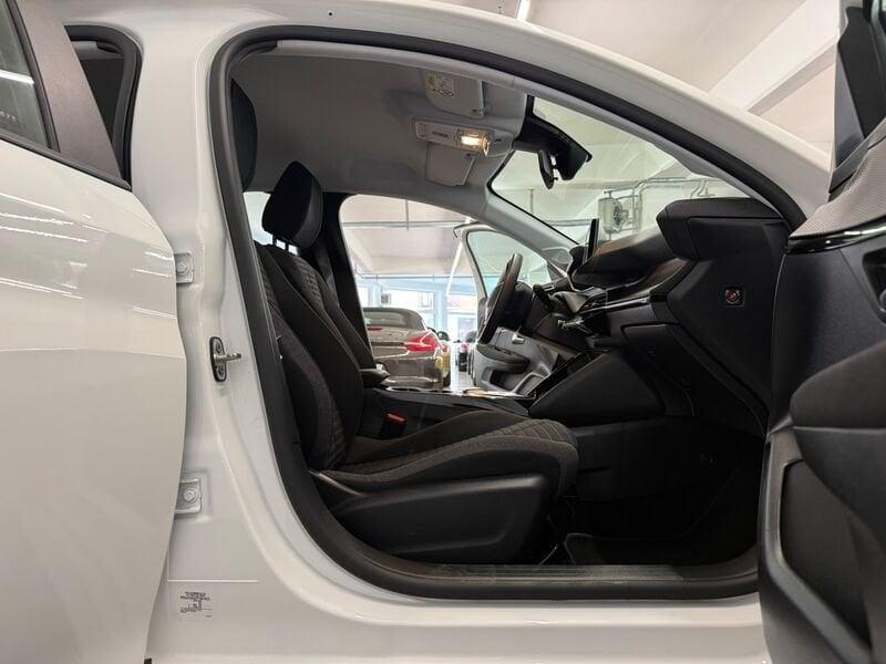 Peugeot e-208 Active e 156cv