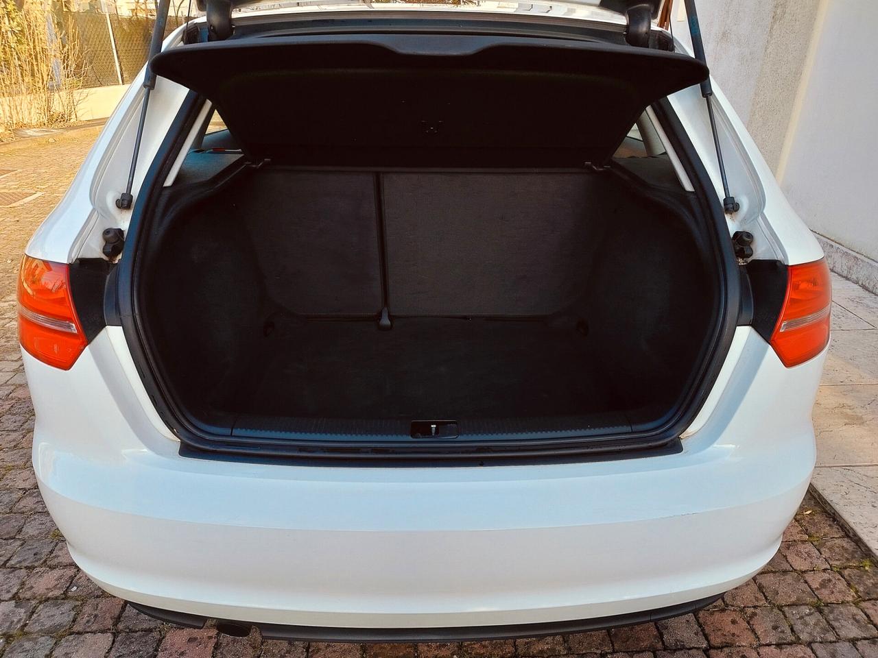 Audi A3 1.6 TDI EDITION OK NEOPATENTATI