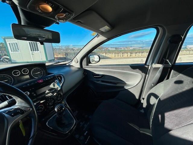 Lancia Ypsilon 1.2 69 CV 5 porte GPL Ecochic Silver