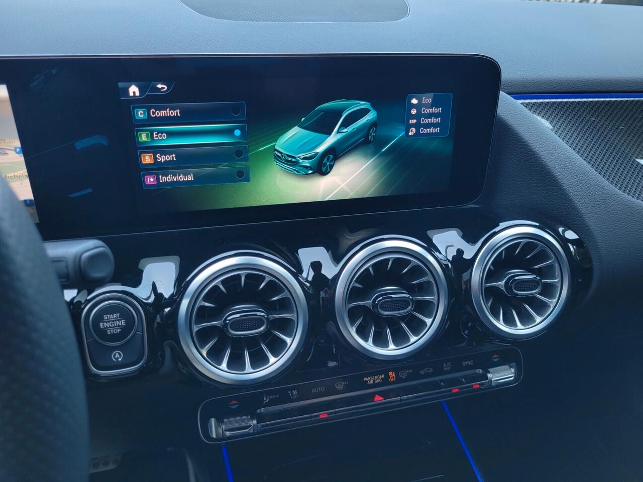 Mercedes-benz GLA 200 d AMG Line 8G-DCT LUCI AMBIENTE KEYLESS LED NAVI