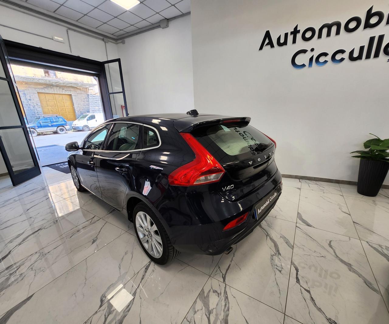 Volvo V40 D4 Geartronic R-design Kinetic