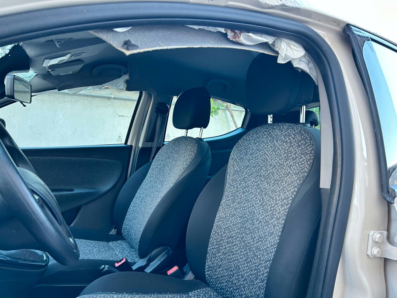 Lancia New Ypsilon 1.0 Hybrid - 2022 Incidentata