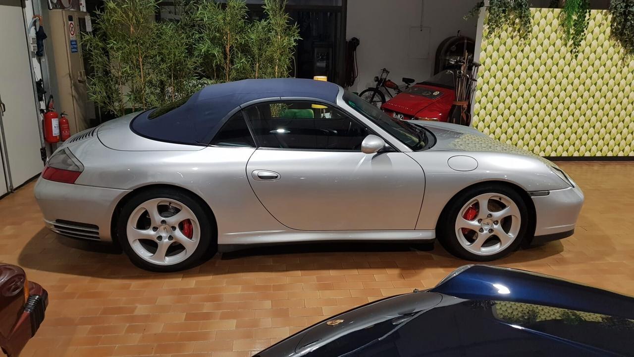 996 911 Porsche Carrera 4S Cabriolet Book service KM 70000