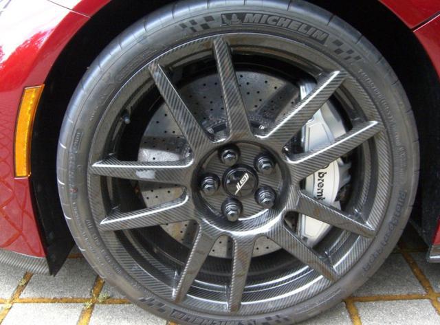 FORD GT Carbon Wheels Liquid Red