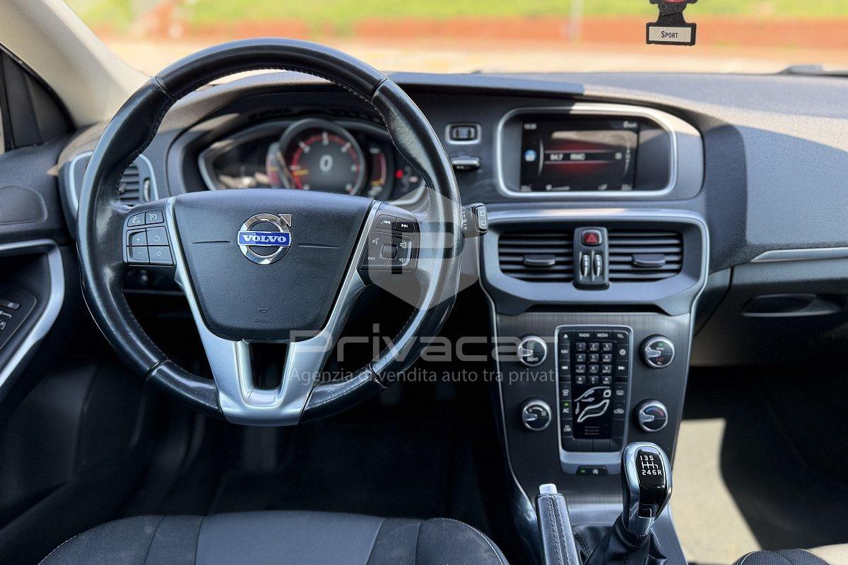 VOLVO V40 D3 Momentum