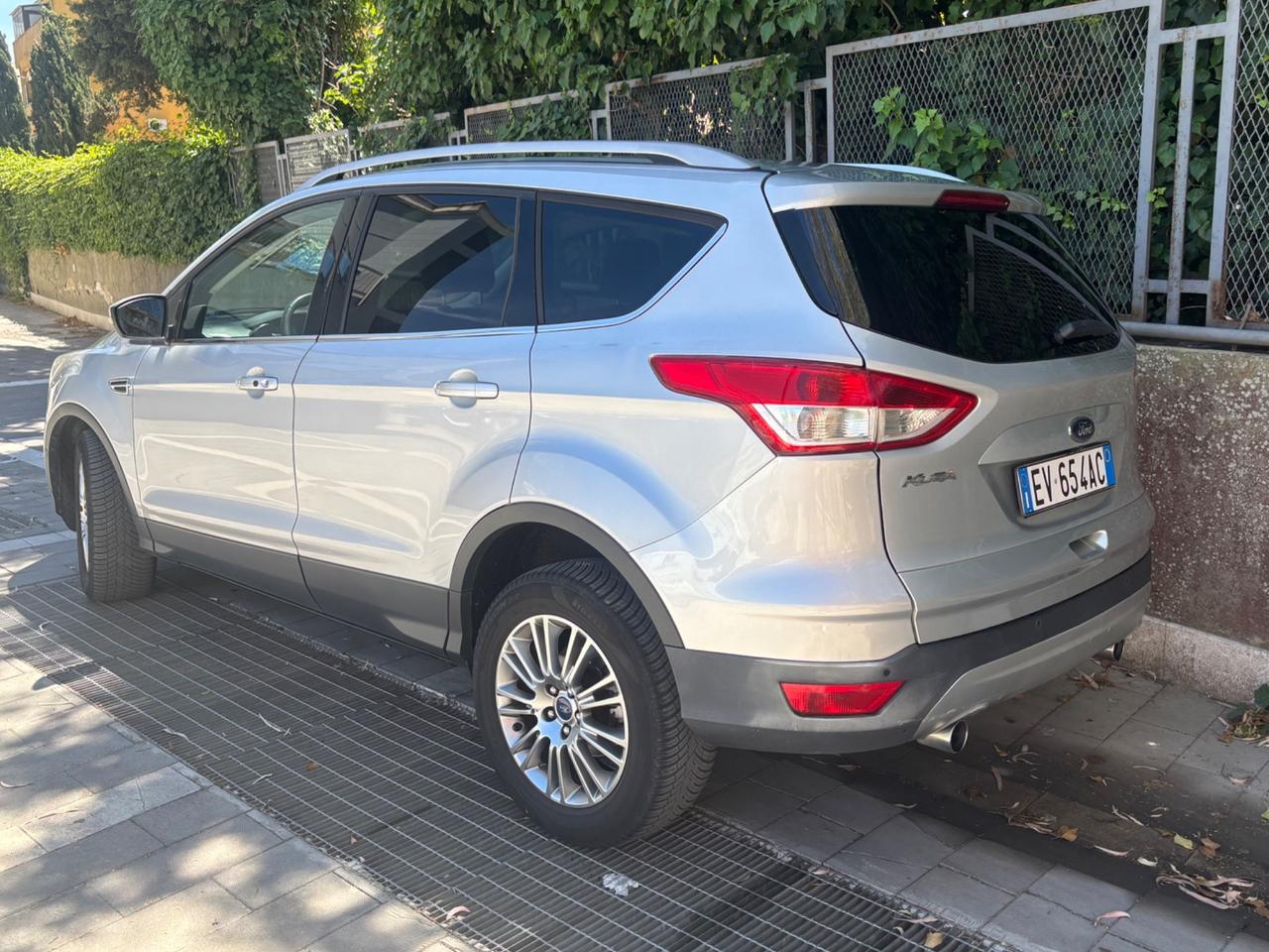 Ford Kuga 2.0 TDCI 163 CV 4WD Powershift Titanium