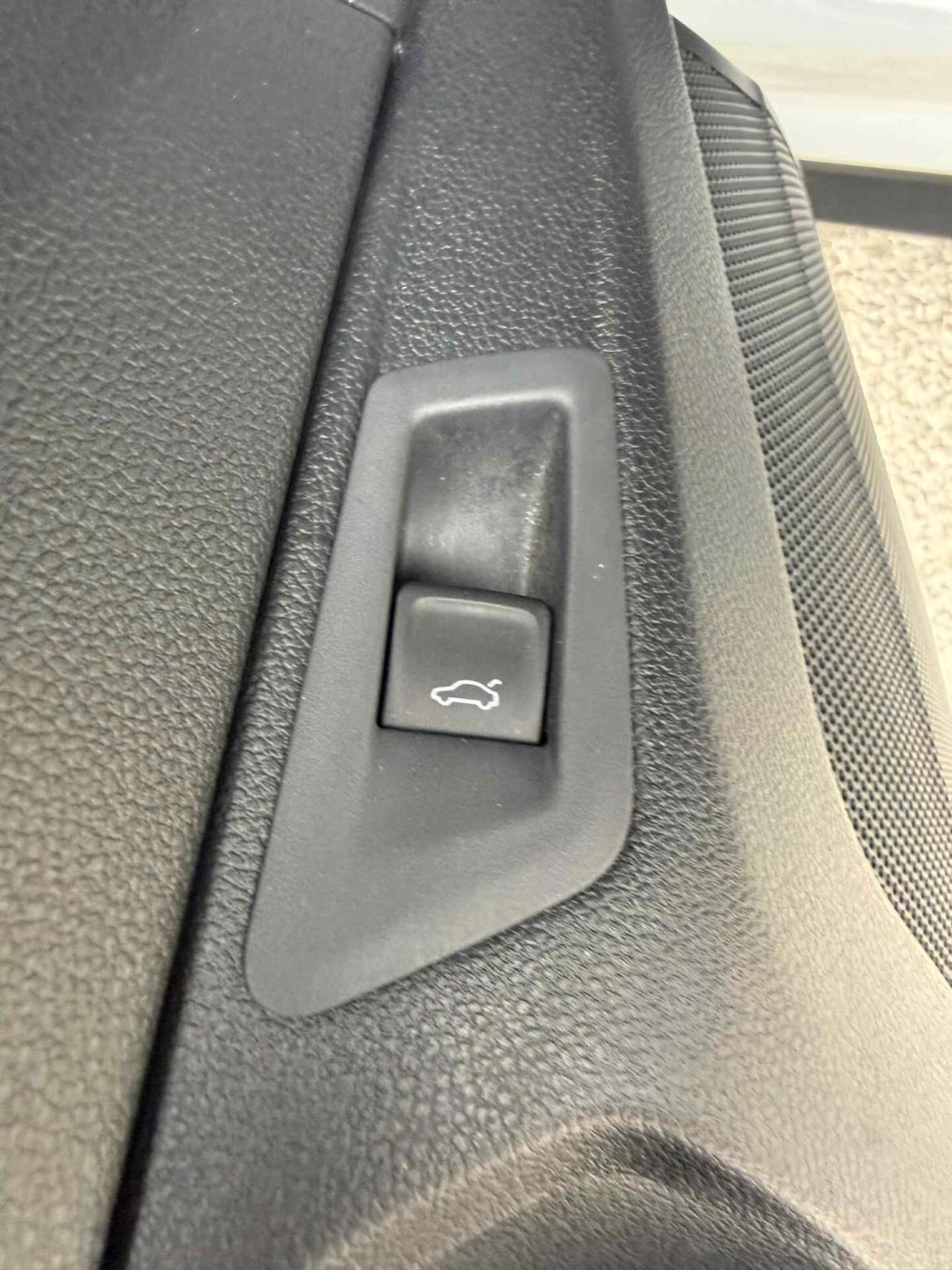 Volkswagen T-Roc 1.6 Style VIRTUAL COCKPIT