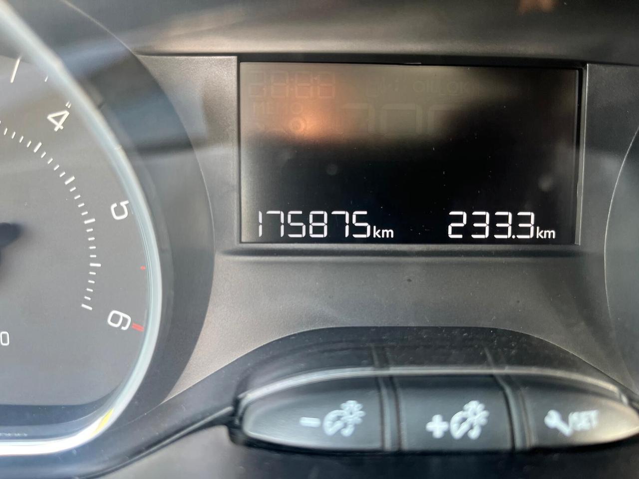 Peugeot 208 1.4 HDi 68 CV 5 porte Active