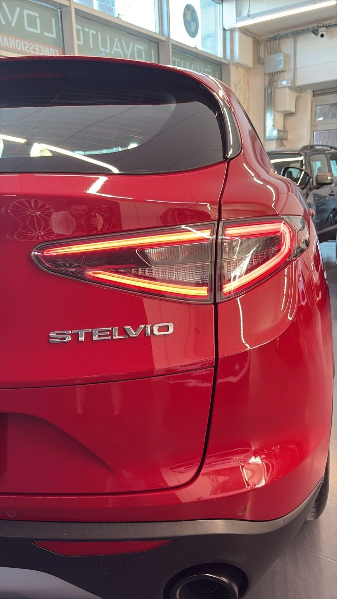 Alfa Romeo Stelvio 2.2 Turbodiesel 160 CV AT8 RWD Super Business
