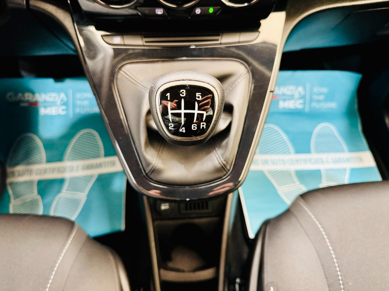 Lancia Ypsilon 1.0 Hybrid Silver / CarPlay S&S
