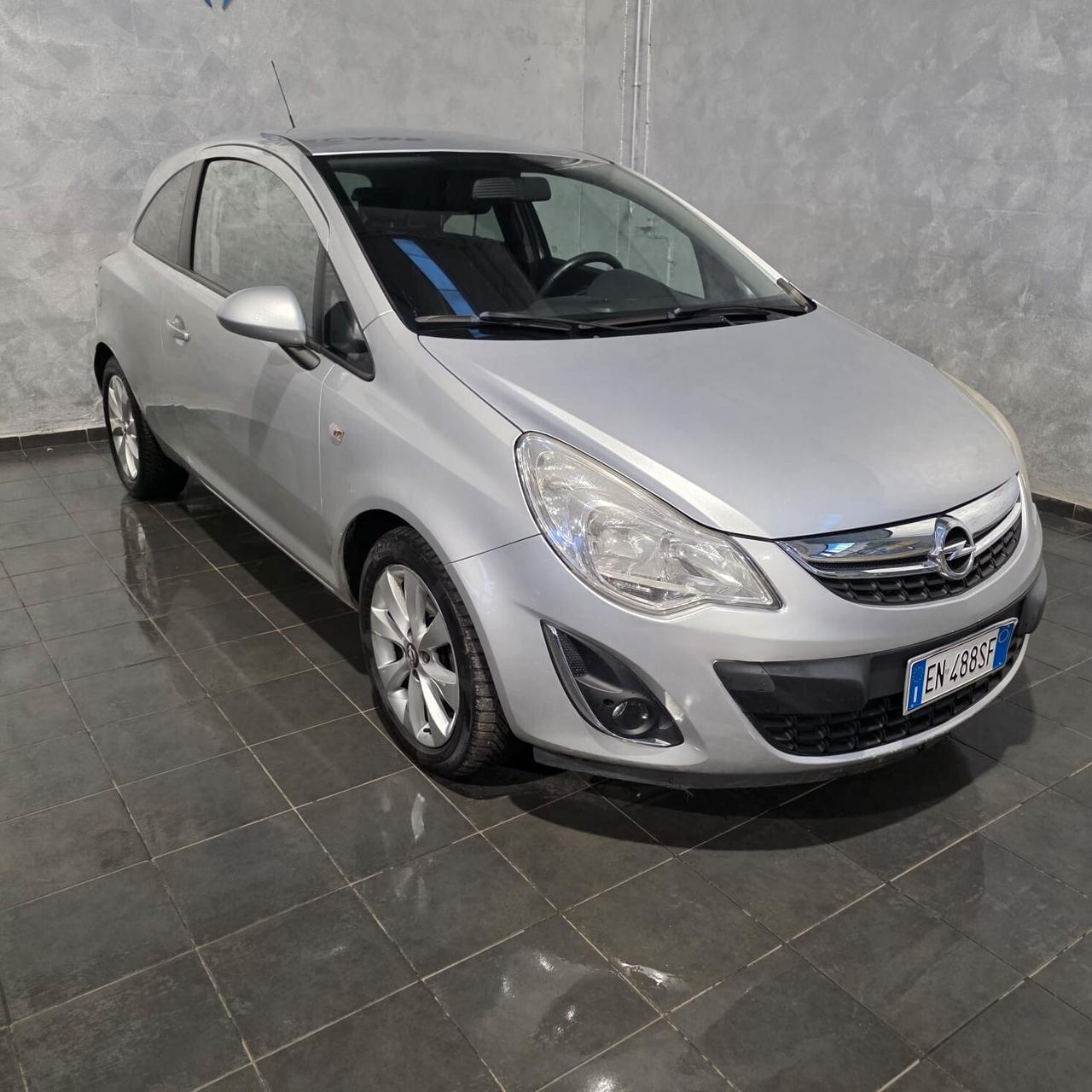 Opel Corsa 1.2 3 porte Edition
