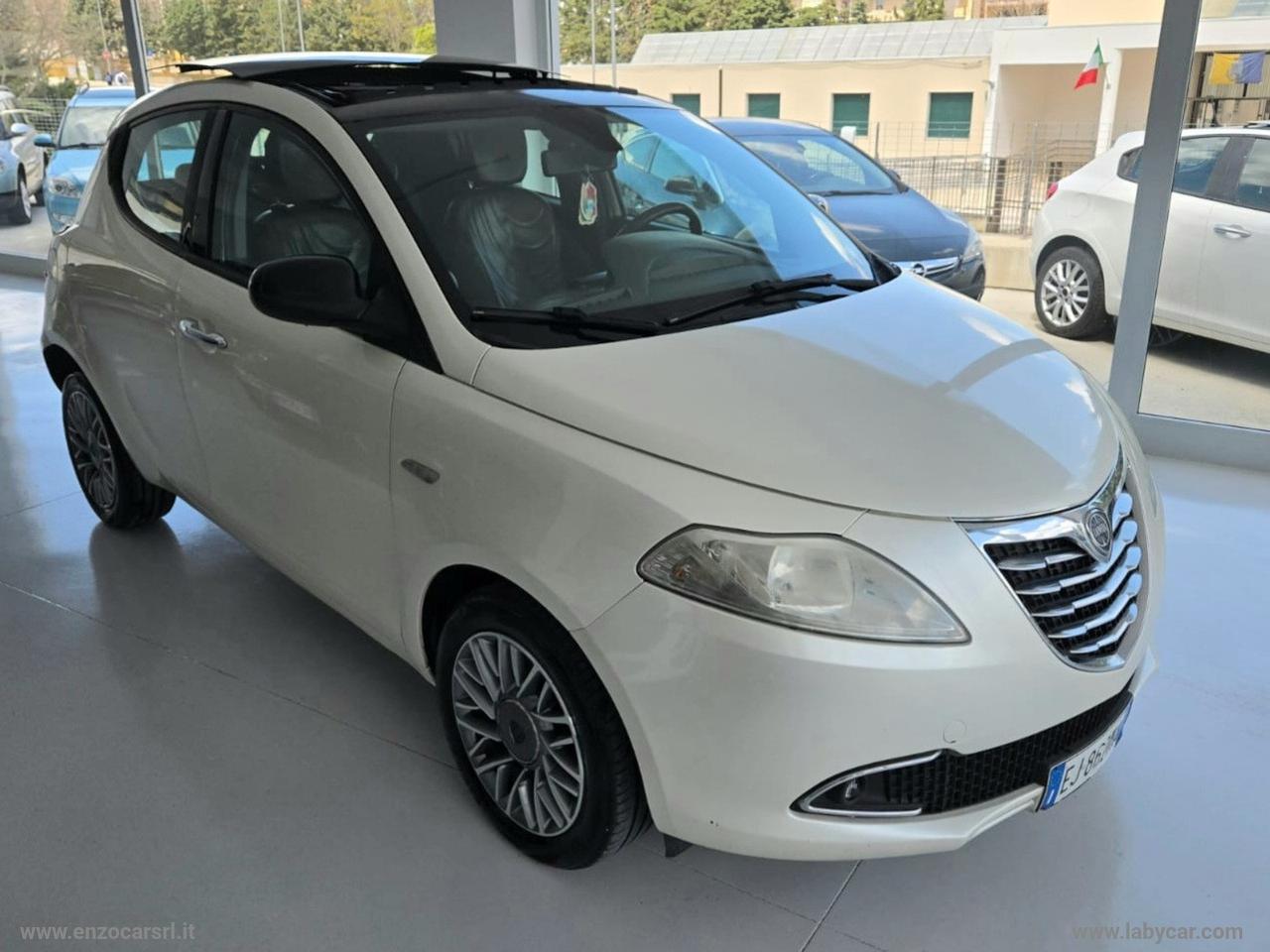 LANCIA Ypsilon 1.3 MJT 95 CV 5p. S&S Platinum TETTO APRIBILE