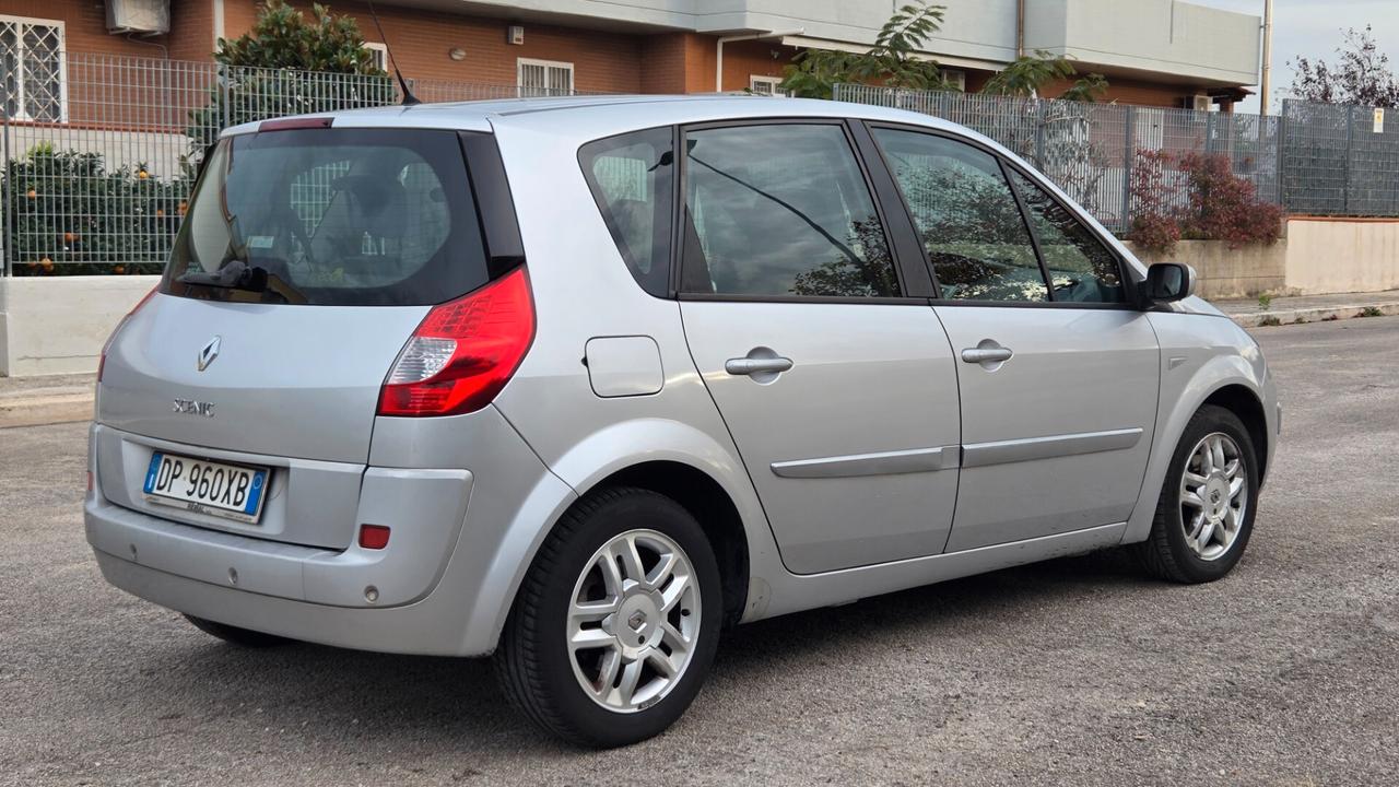 Renault Sceni 1.5 dCi/105CV Serie Speciale