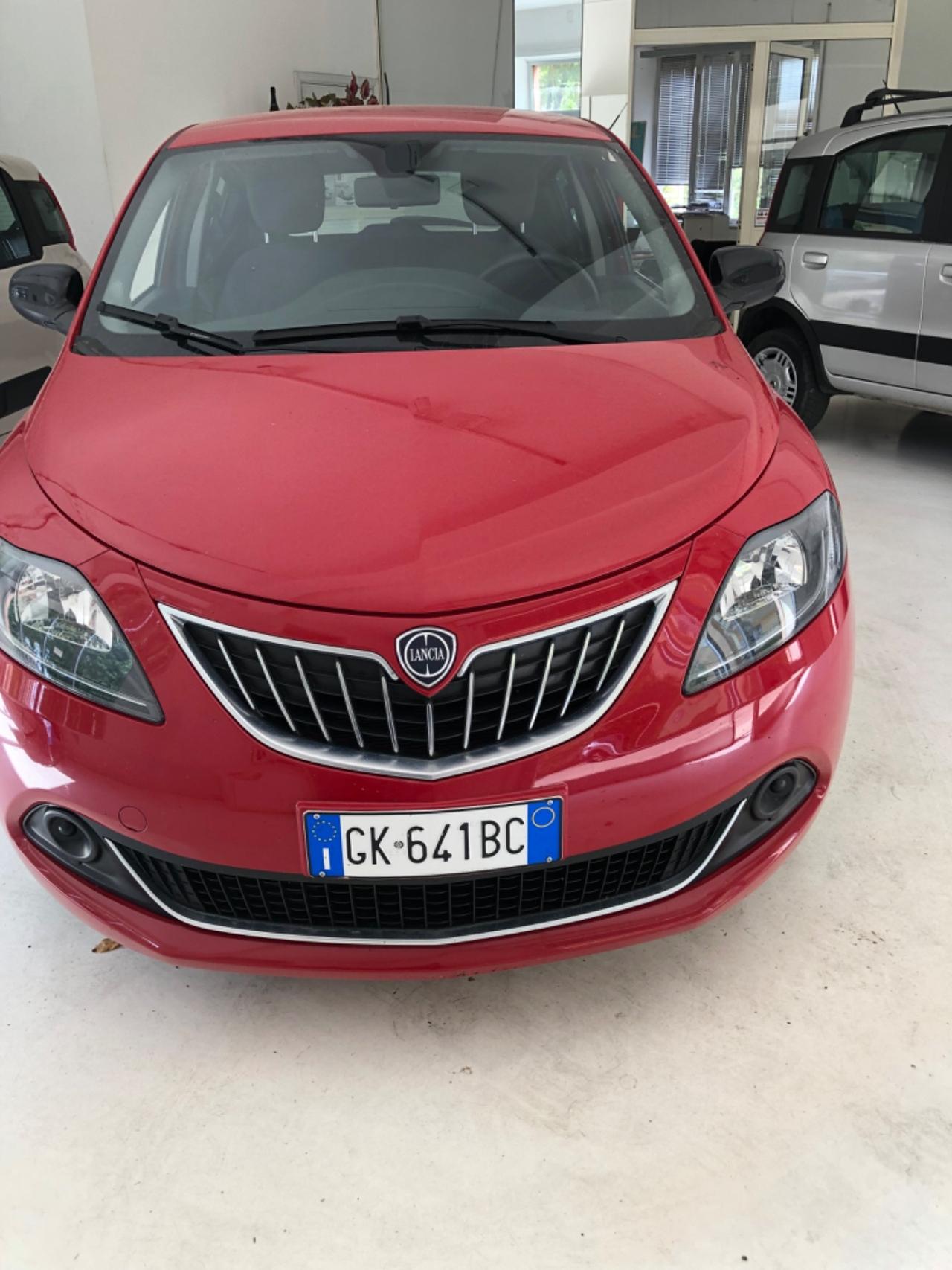 Lancia Ypsilon 1.0 FireFly 5 porte S&S Hybrid Ecochic Silver