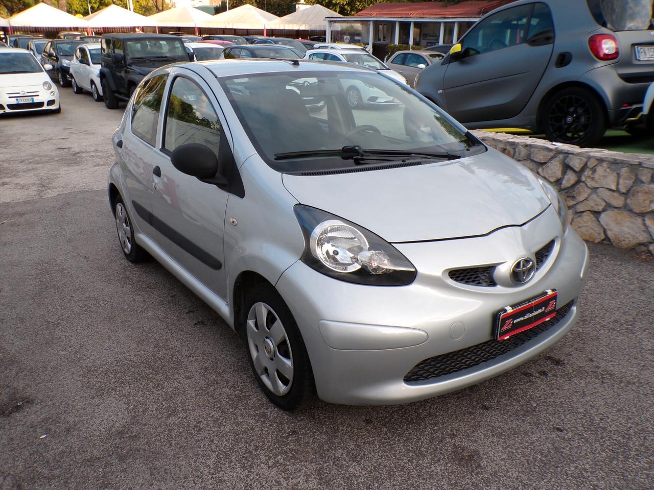 Toyota Aygo 1.0 12V VVT-i 5 porte Sol