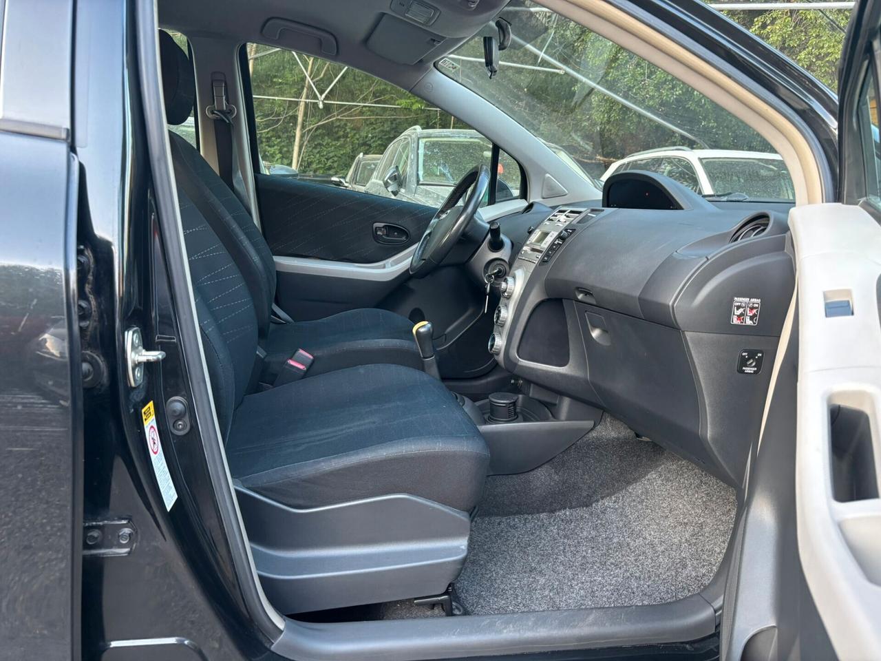 Toyota Yaris 1.3 5 porte Luna OK Neopatentati