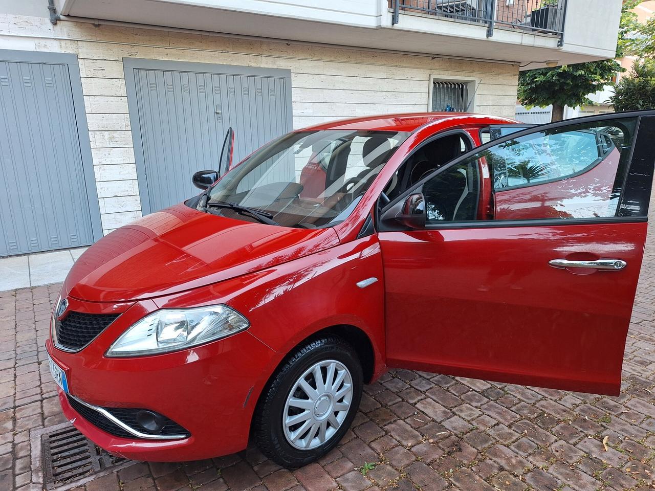 Lancia Ypsilon 1.3 MJT 16V 95 CV 5 porte S&S . Motore da revisione