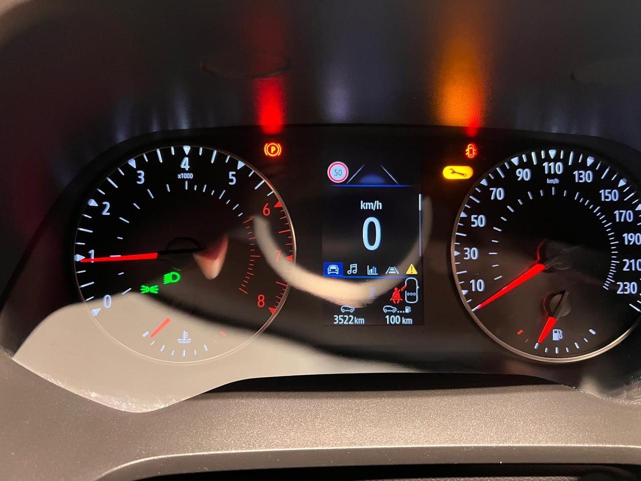 Renault Captur TCe 90 CV Equilibre solo 3800 km