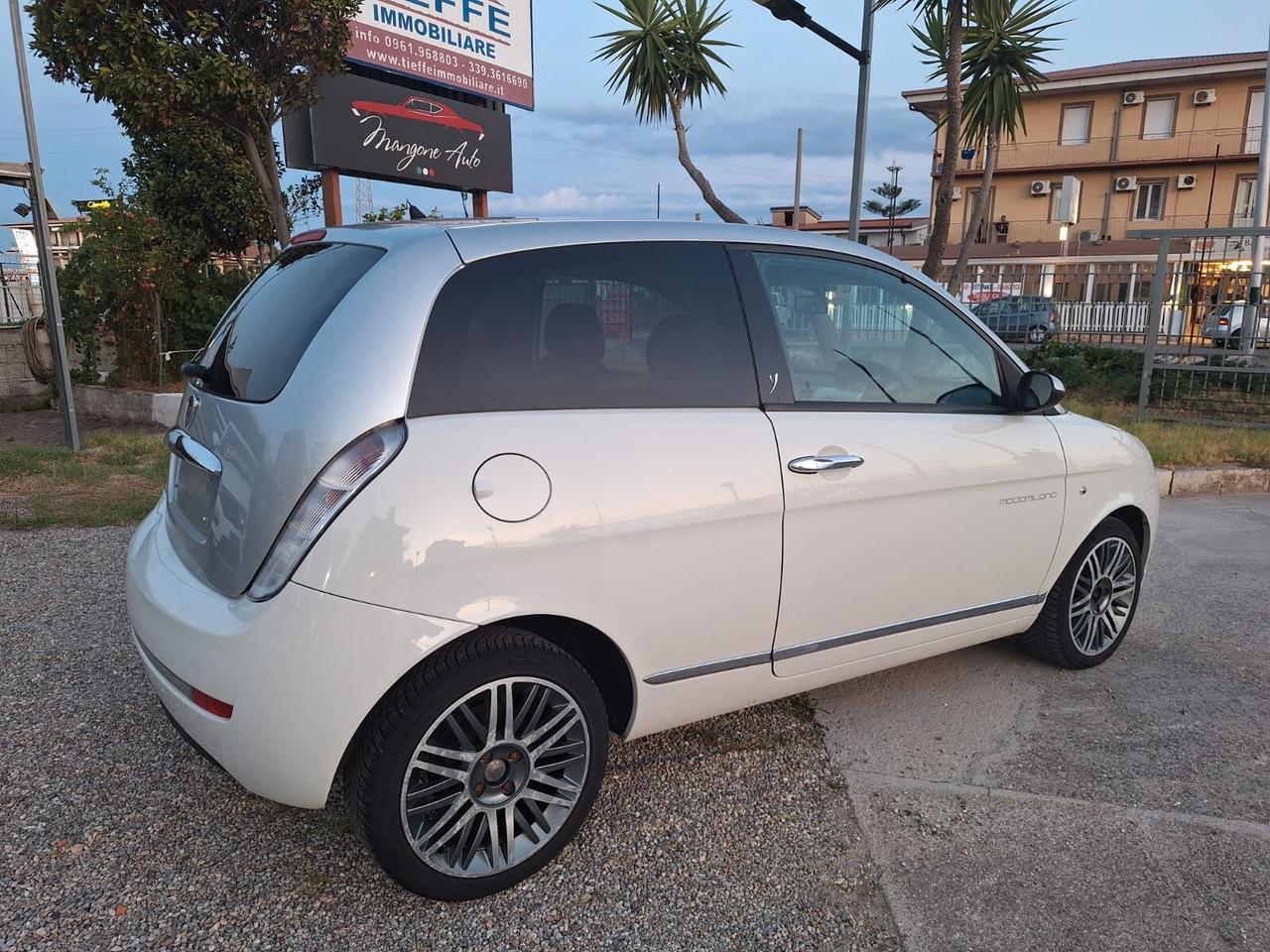 Lancia Ypsilon 1.2 ModaMilano - OK NEOPATENTATI