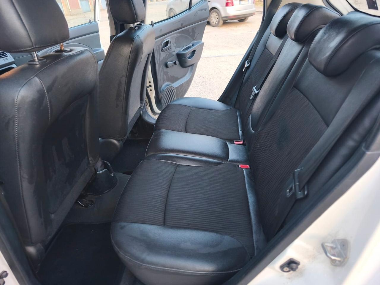 Kia Picanto 2010---1.0 Benzina GPL Neopatentati